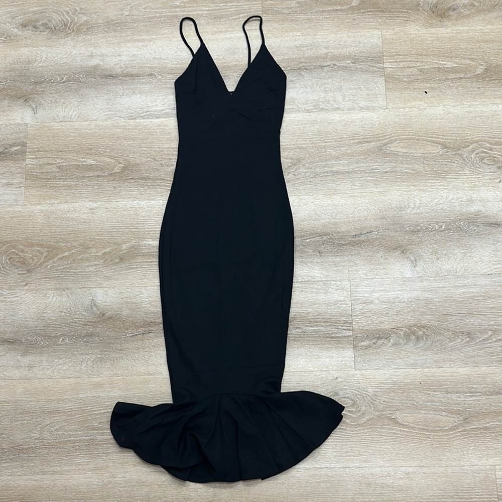 Elegant Black Sleeveless Dress
